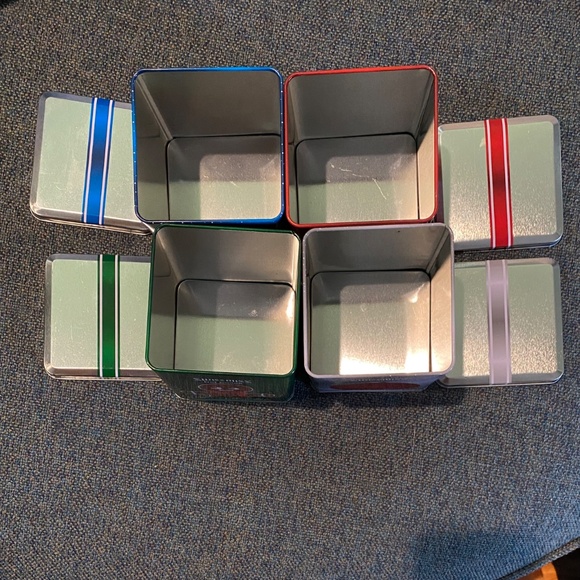 Fun!🎄 Swiss Miss ❄️ Hot Cocoa Christmas Tins ⭐️ Empty ⭐️ Lot of 4 Collectibles - Picture 7 of 13